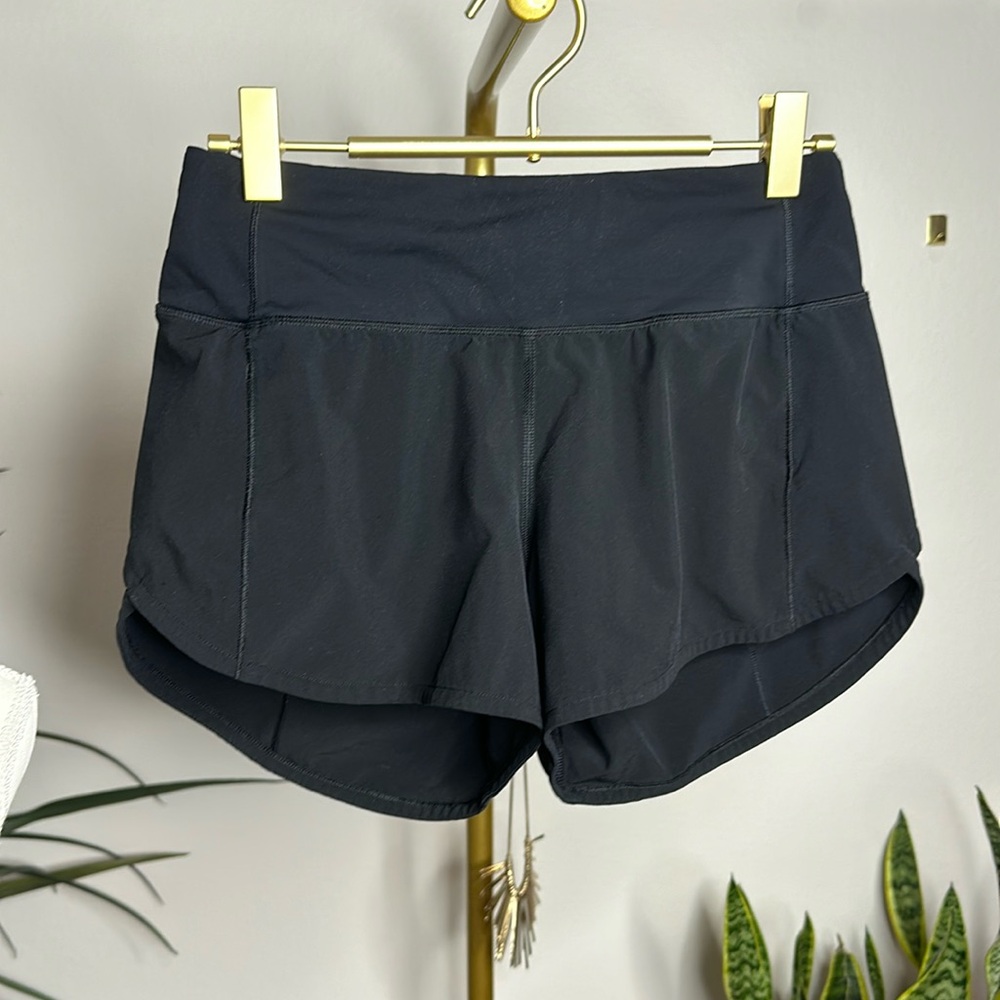 Lululemon Speed Short *4-way Stretch 2.5"
Black